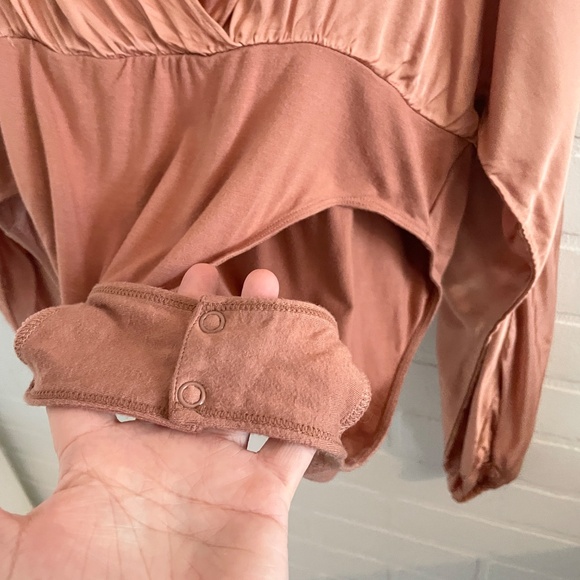 Revolve x Isabella Wrap Bodysuit Bronze Peach Satin Balloon sleeve Sz XXL - Picture 10 of 14
